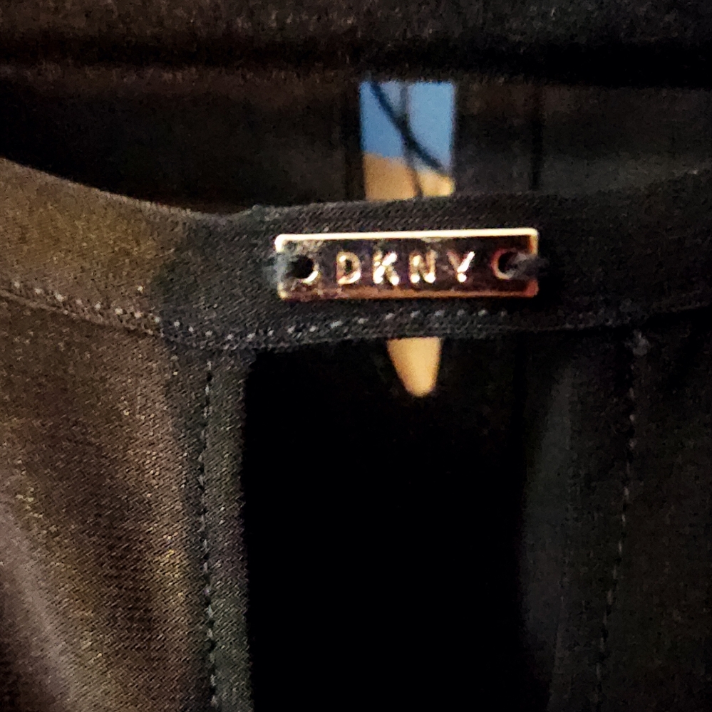 DKNY Sleeveless Knit Blouse Size M - Picture 12 of 12